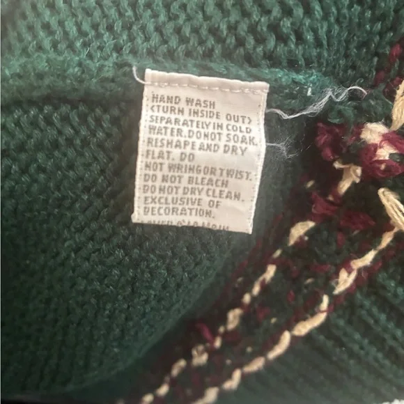 Vintage Floral Embroidered Christmas Sweater Size S - Picture 10 of 16